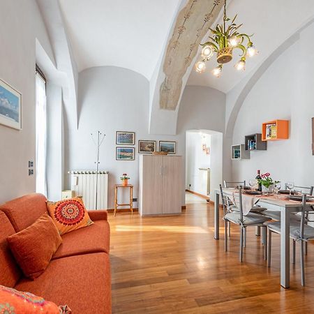 L'Antico Cedro Apartment 알바 외부 사진