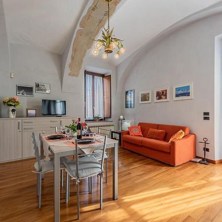 L'Antico Cedro Apartment 알바 외부 사진